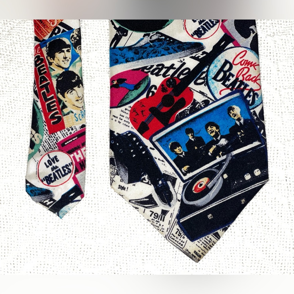 Beatles 1994 100% Silk Tie “Memorabilia” Apple Corps - Reflects 60s Beatlemania
